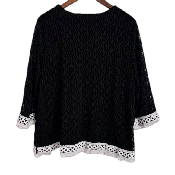 Alfred Dunner Checkmate Women's Texture Solid Top with Lace Trim Size Large - Picture 2 of 4